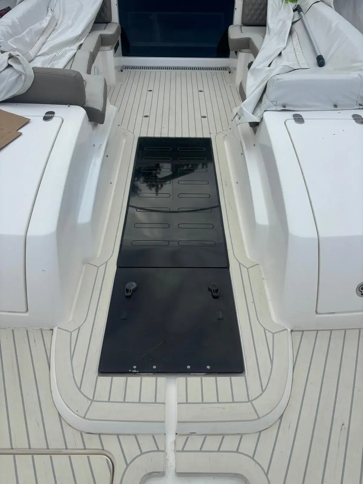 PlasDECK cockpit installation